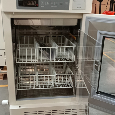 4 gradi Piccolo frigorifero portatile per la banca del sangue con raffreddamento di precisione Capacità 108L
