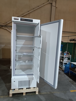 -40°C Biomedical Deep Freezer. Un congelatore medico verticale con 328 litri e 5 porte interne.