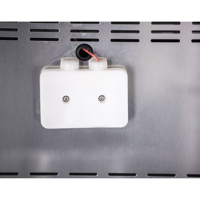 Uno spruzzo da 4 gradi ha ricoperto i frigoriferi della banca del sangue di litri interno di acciaio inossidabile 208